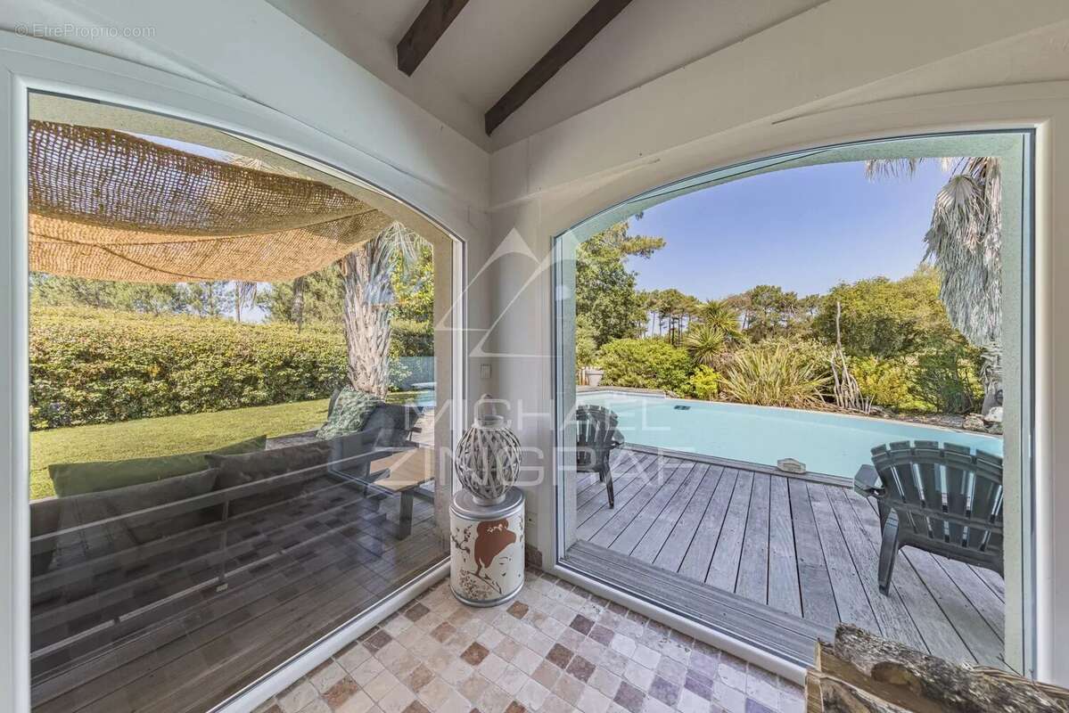 Villa contemporaine de 5 chambres - photo 9