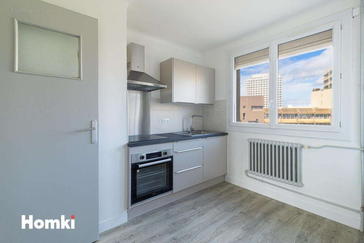 Appartement à MARSEILLE-6E