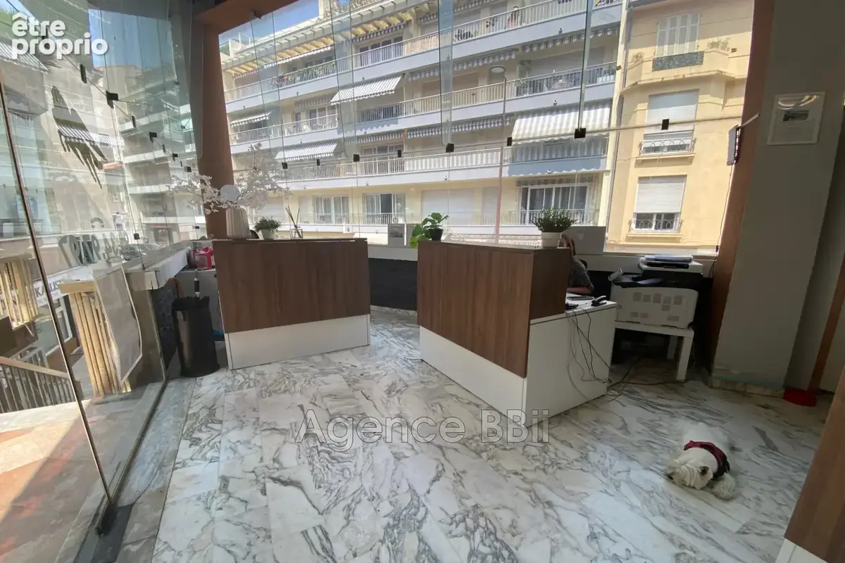 Commerce 22 m² à Antibes  - photo 4