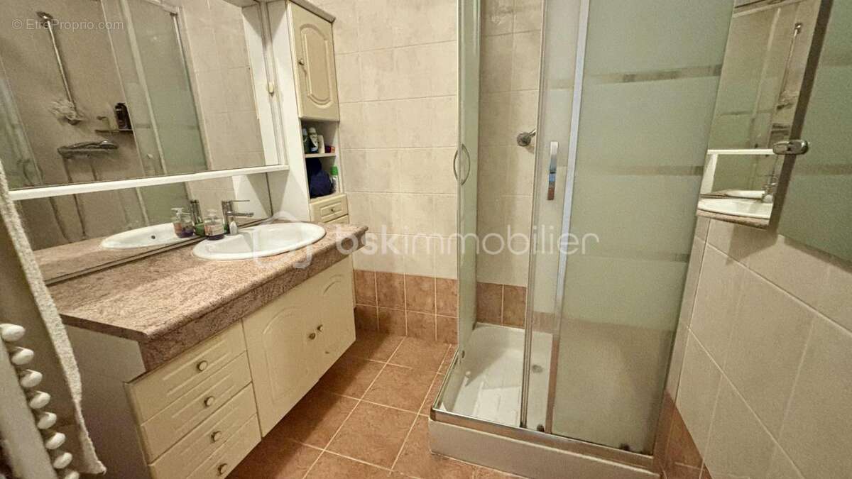 Appartement à VILLENEUVE-LOUBET