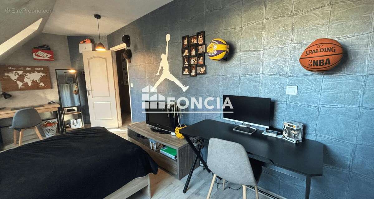 Maison à DOMFRONT-EN-CHAMPAGNE