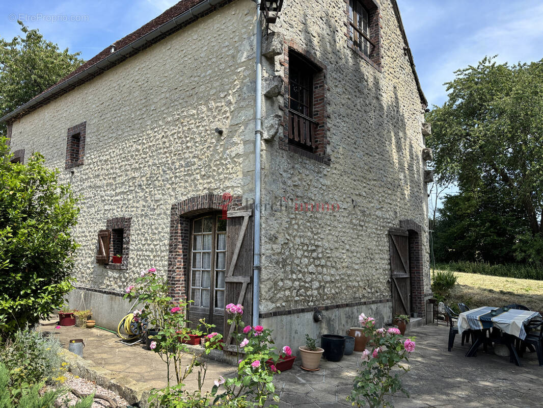 Maison à BELLOU-SUR-HUISNE