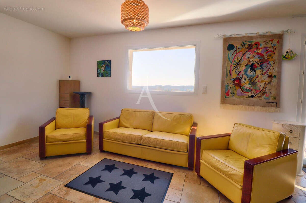 Maison à VINON-SUR-VERDON