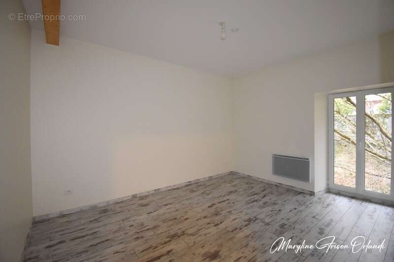 Maison à SAINT-THIBAUD-DE-COUZ