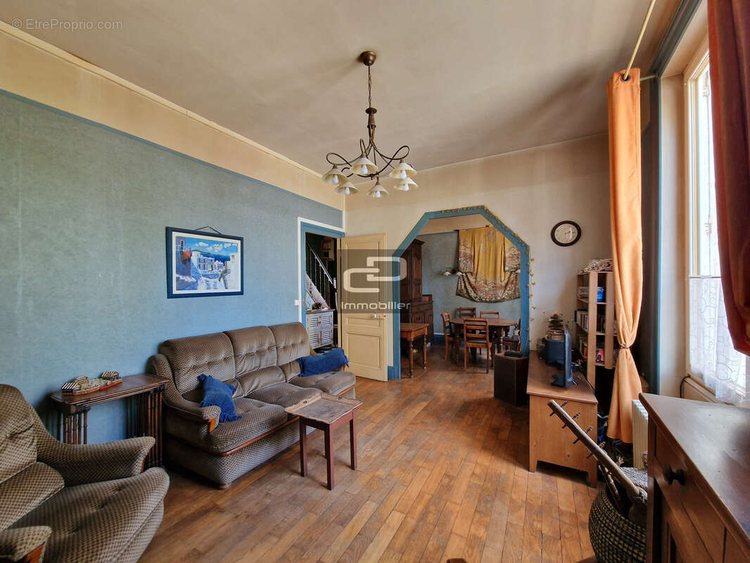 Maison à COUZON-AU-MONT-D'OR
