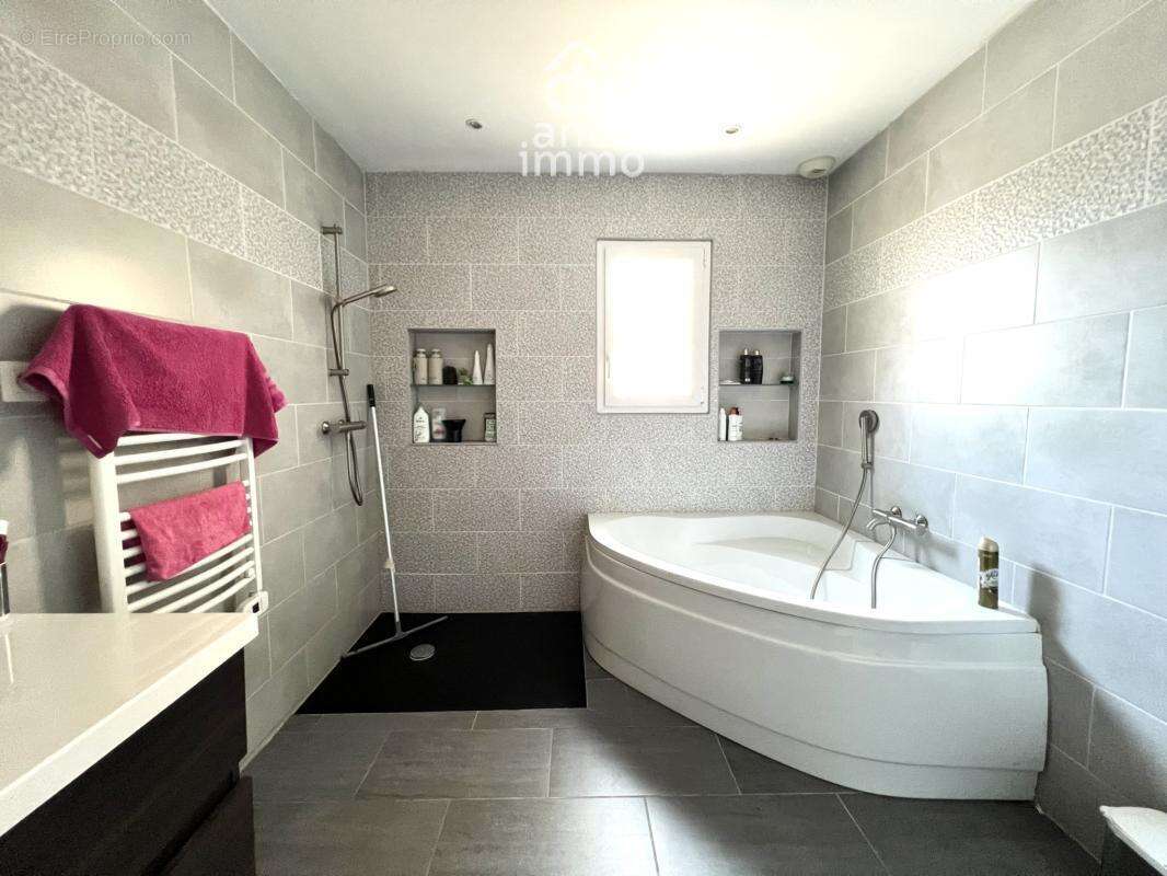 Buxerolles (86180) - maison 182 m2 - 6 chambres - terrain 86 - photo 11