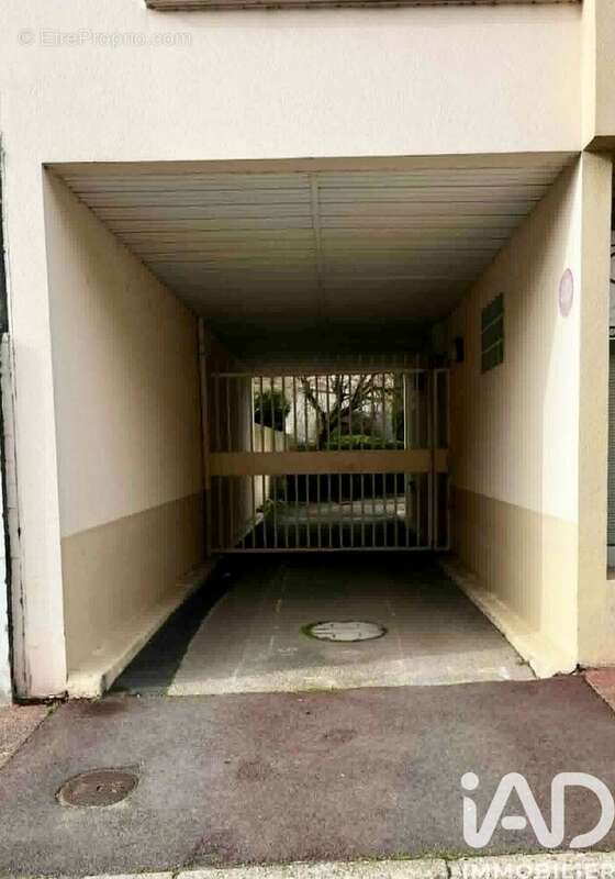 Photo 2 - Parking à LIMOGES