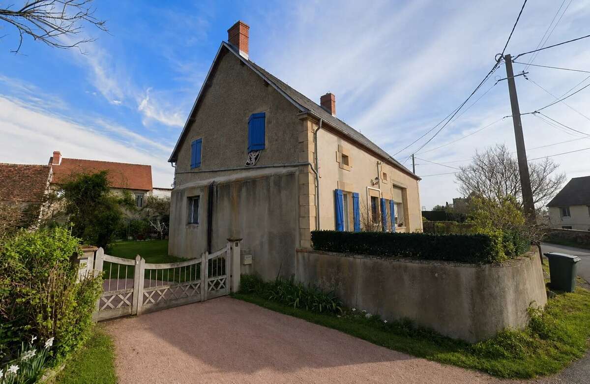 Maison à LOUCHY-MONTFAND
