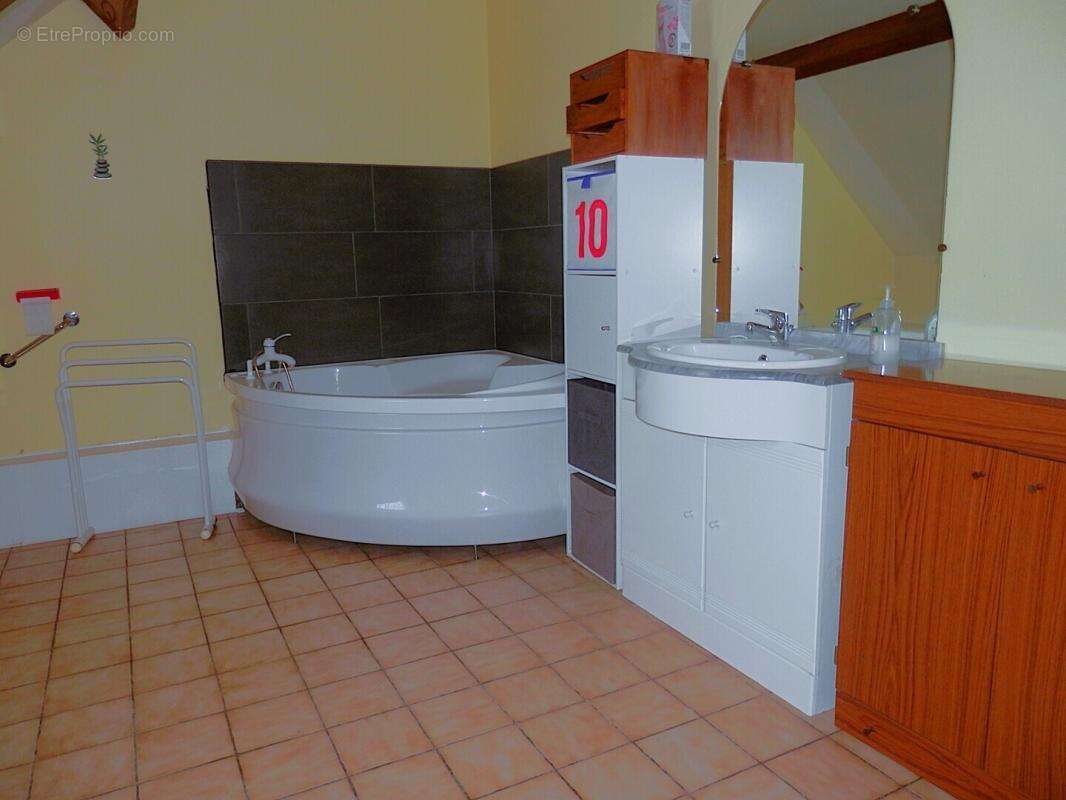 Maison à POIX-DE-PICARDIE