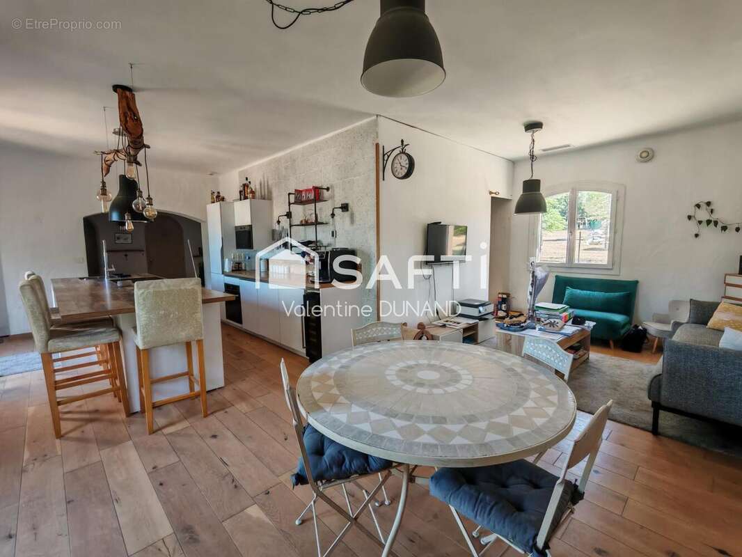 Maison 113 m² à La Roquebrussanne  - photo 4