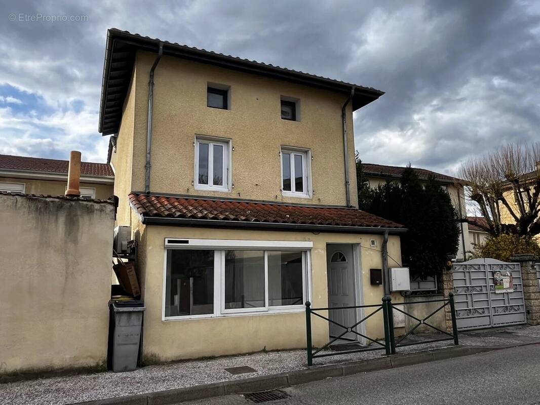 Maison à VAULX-MILIEU