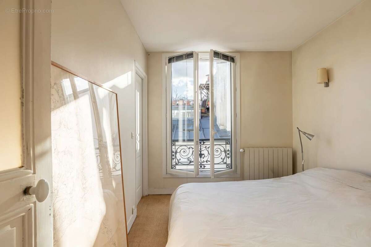 Appartement à PARIS-10E
