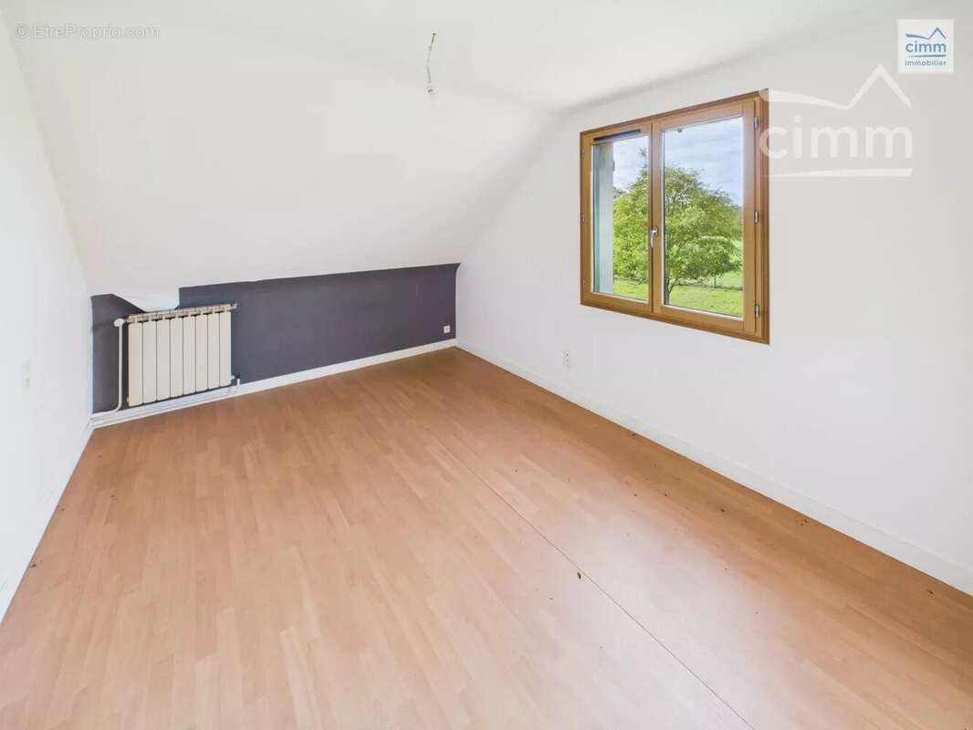 Maison à BOURG-DES-COMPTES