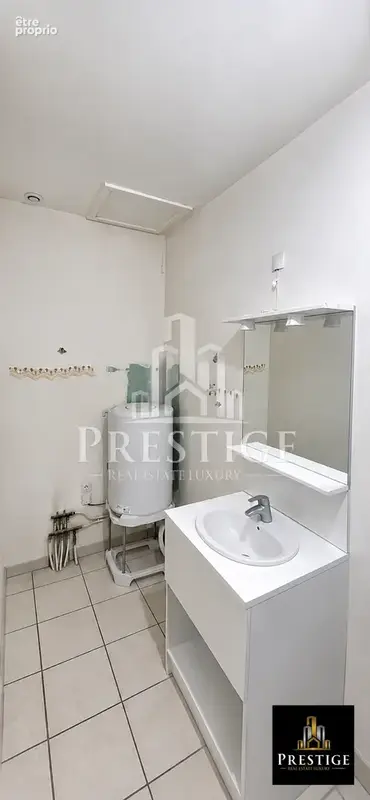 HYÈRES CENTRE — Appartement T2 - photo 4