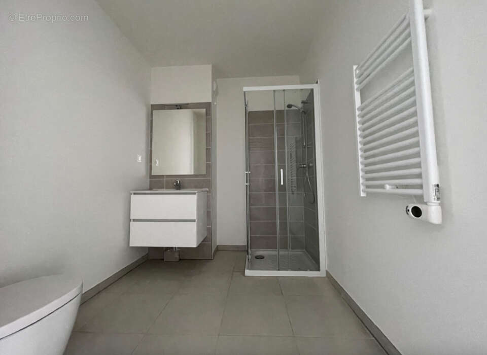 Appartement à GILETTE