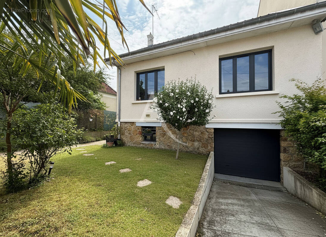 Maison à CARRIERES-SUR-SEINE
