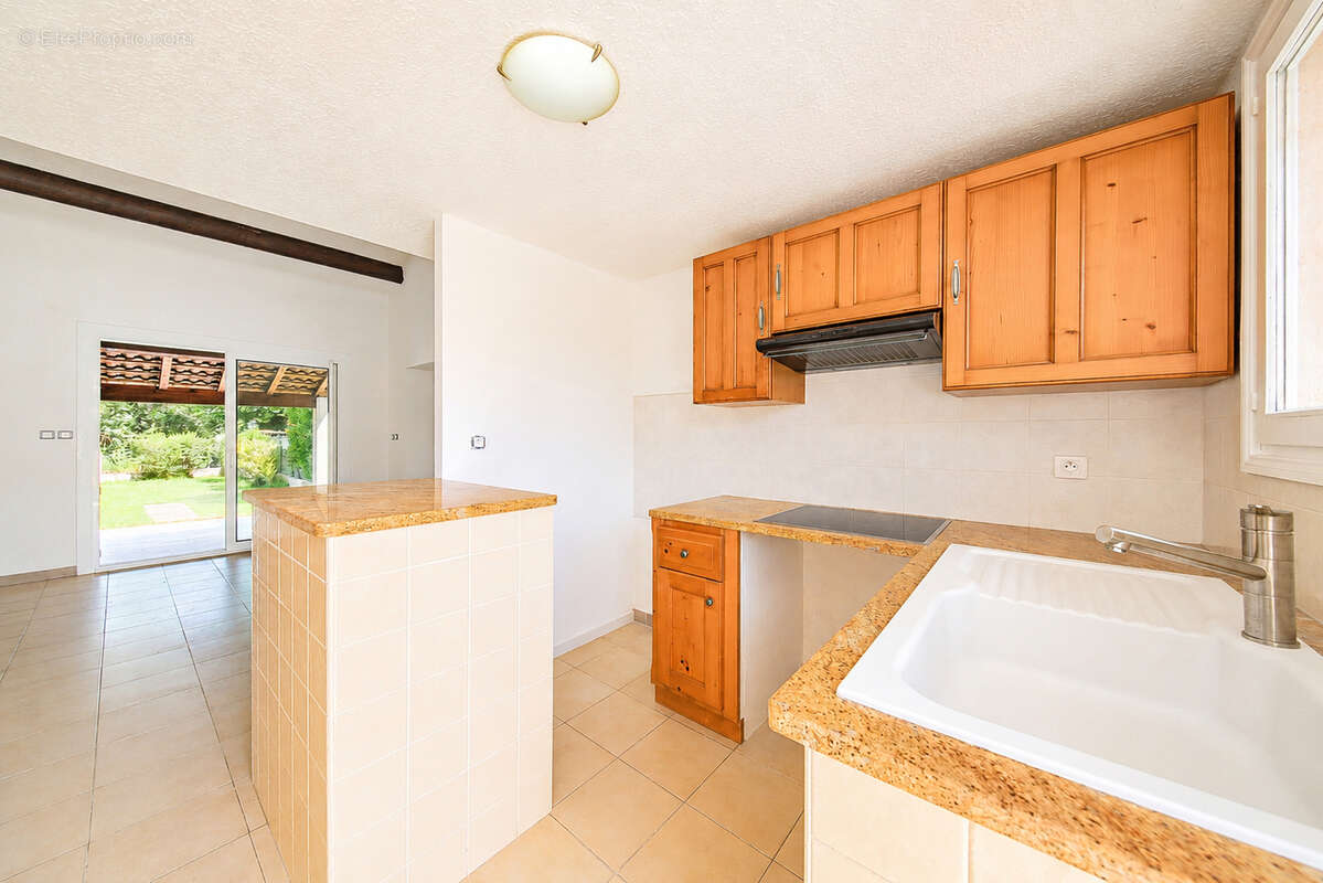 Maison avec jardin privatif de 250 m² - photo 3