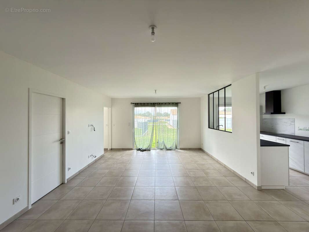 Maison à SAINT-ETIENNE-DU-BOIS