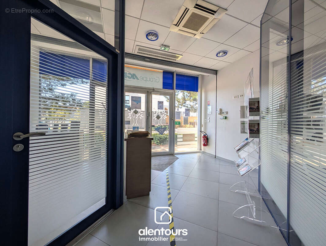 Bureaux  184 m2 - photo 16