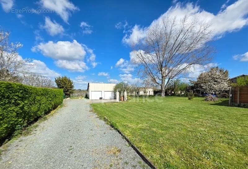 Maison à VILLEGOUGE