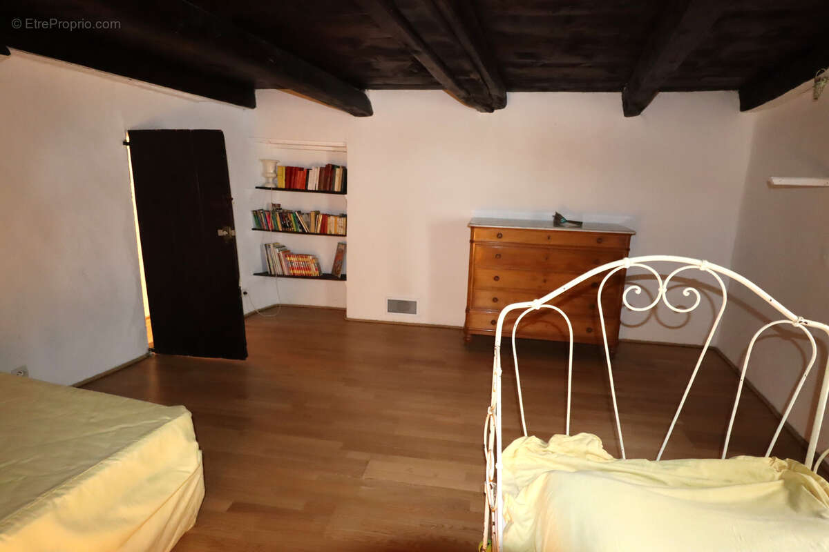 Maison à THORAME-BASSE