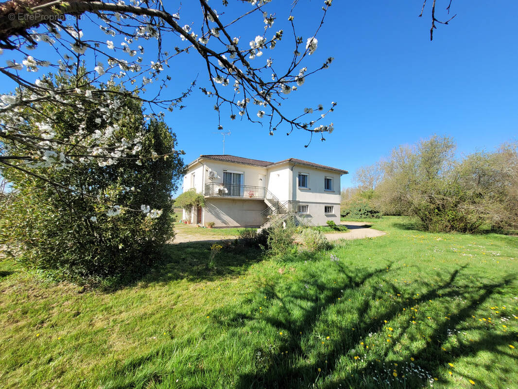 Maison à SAINTE-BAZEILLE
