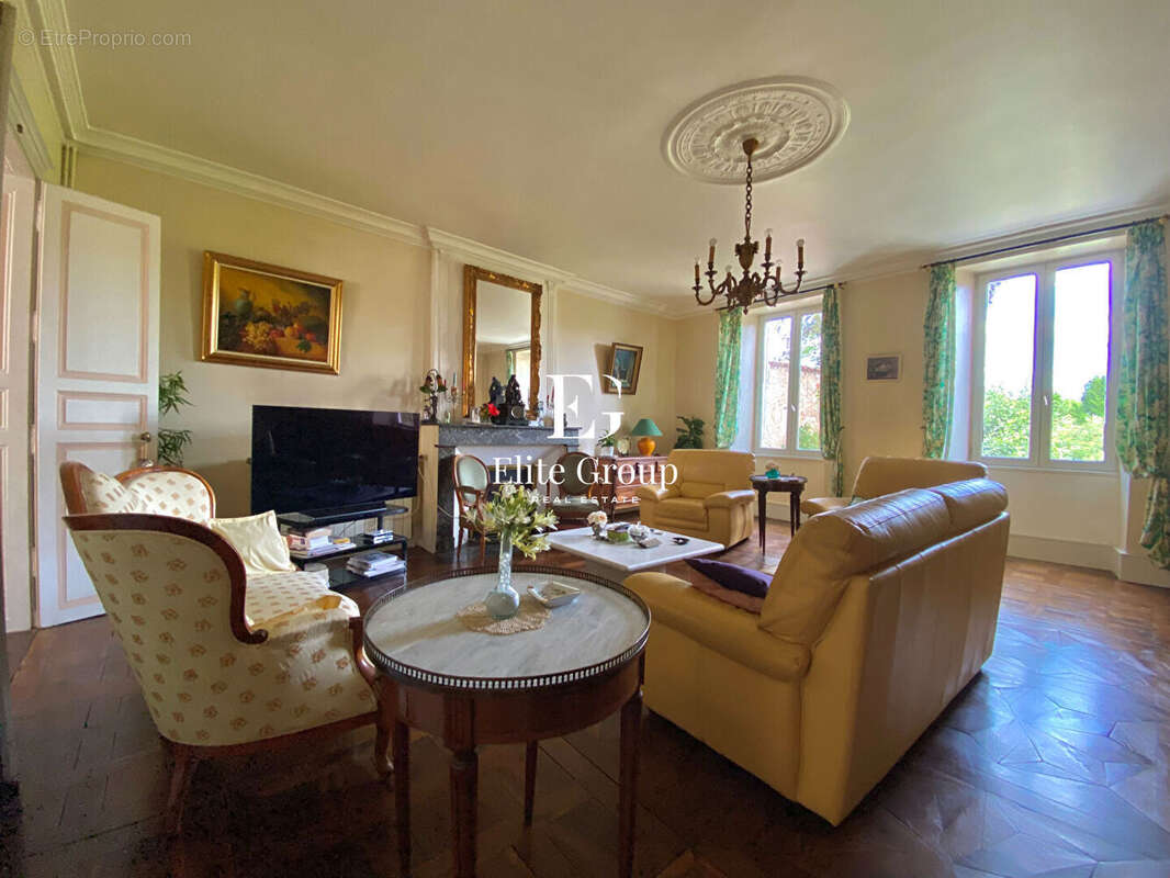 Maison à BARBEZIEUX-SAINT-HILAIRE