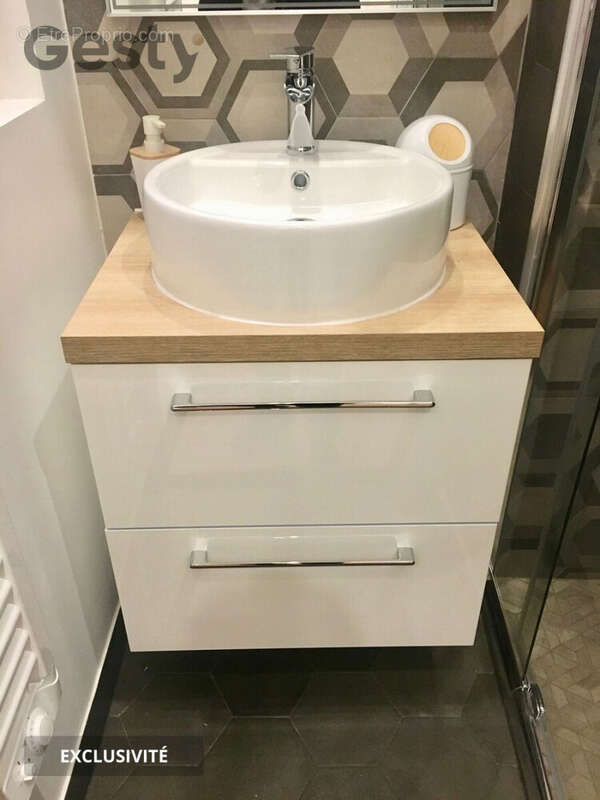 Appartement à PARIS-2E
