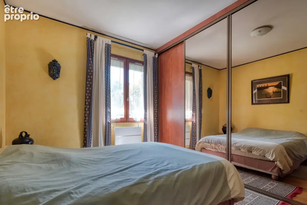 Elégante maison Familiale de 8 pièces 180m² avec Vie de Plain-Pied 6 Chambres - DPE C- Véranda et terrain arboré de 756m² - photo 15