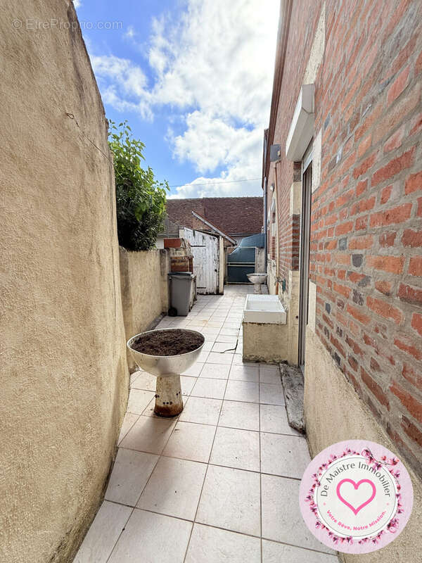 Maison 93 m² à Viglain  - photo 6