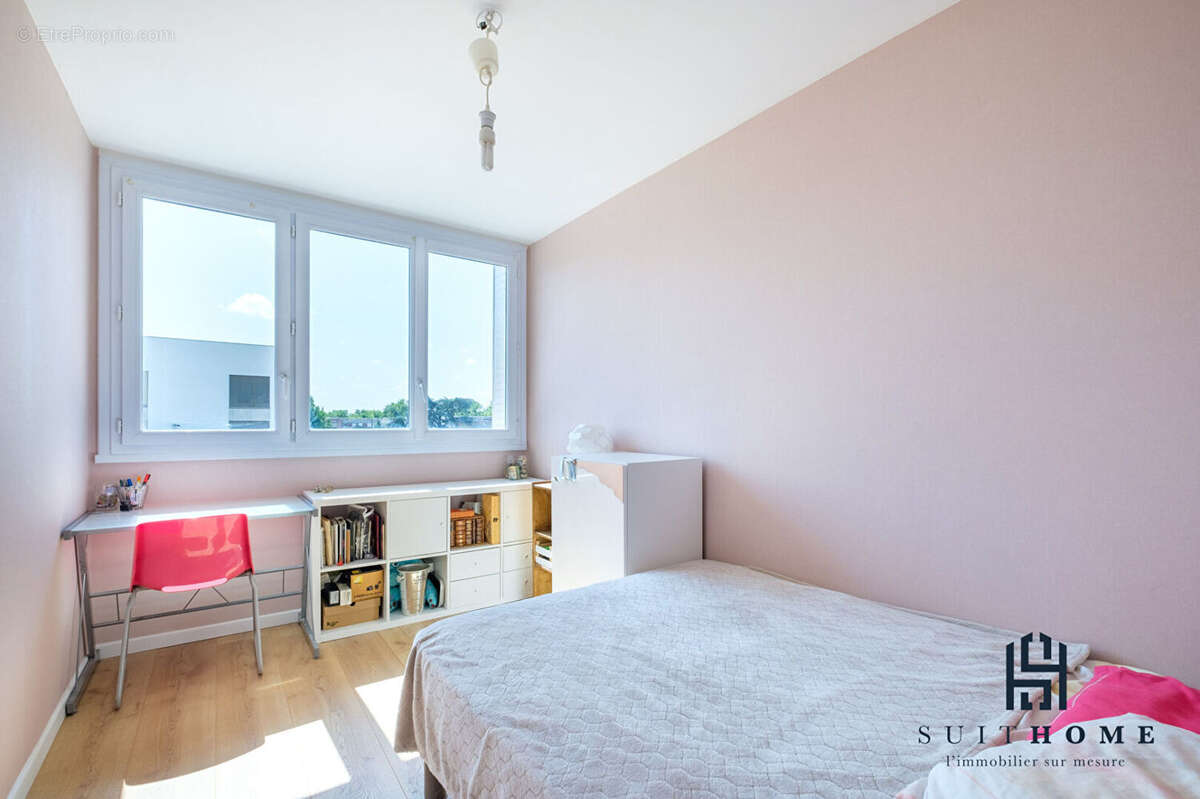 Appartement T5 à vendre proche de la maison de la danse Appartement  5 pièce(s) 82m2 4 chambre au dernier étage à LYON 8 - photo 6