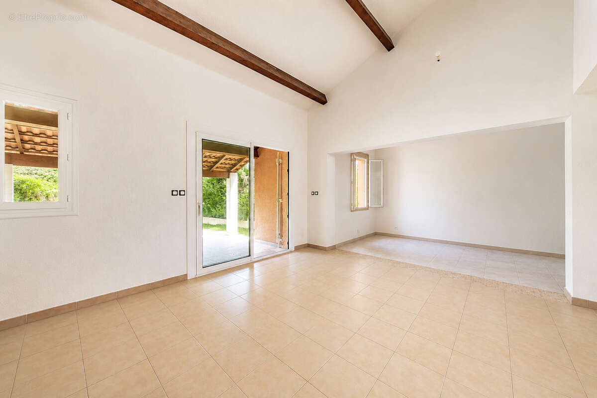 Maison avec jardin privatif de 250 m² - photo 4