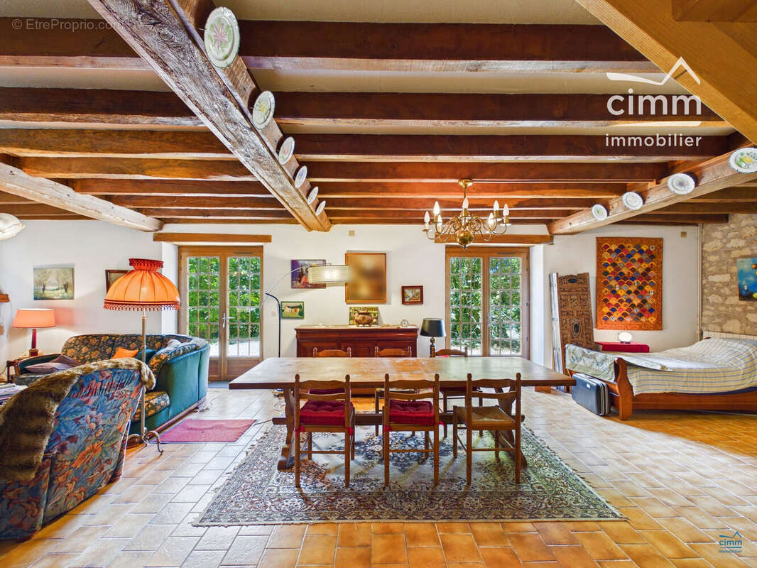 Maison 149 m² à Vernantes  - photo 3