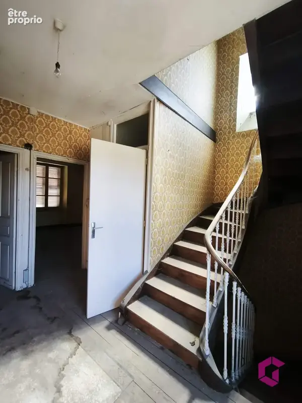 SPECIAL INVESTISSEURS ! Immeuble  composé de deux appartements à rénover et un local commercial avec locataire - photo 10