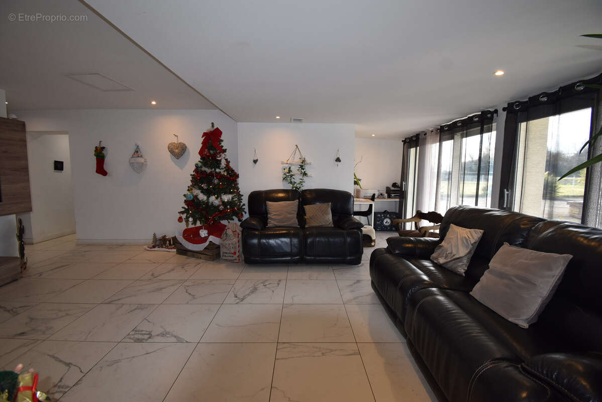 Maison à CINTEGABELLE