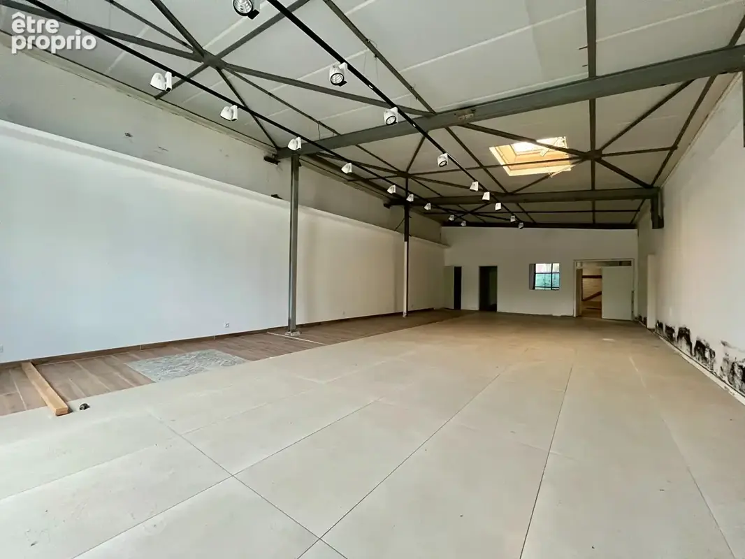 À vendre : Murs commerciaux de 1112 m² à Mâcon - Réf. 829T - photo 5