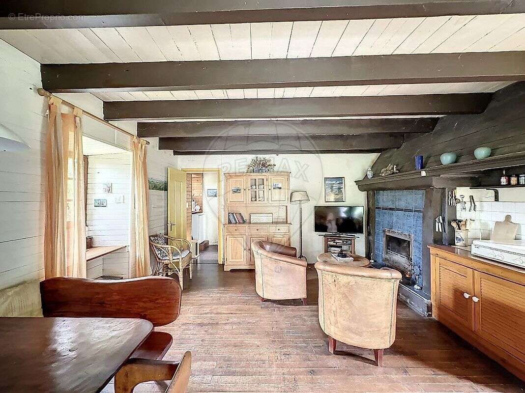 Maison à SAINT-GERMAIN-DE-CALBERTE