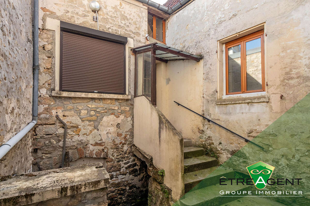 Maison à OINVILLE-SUR-MONTCIENT