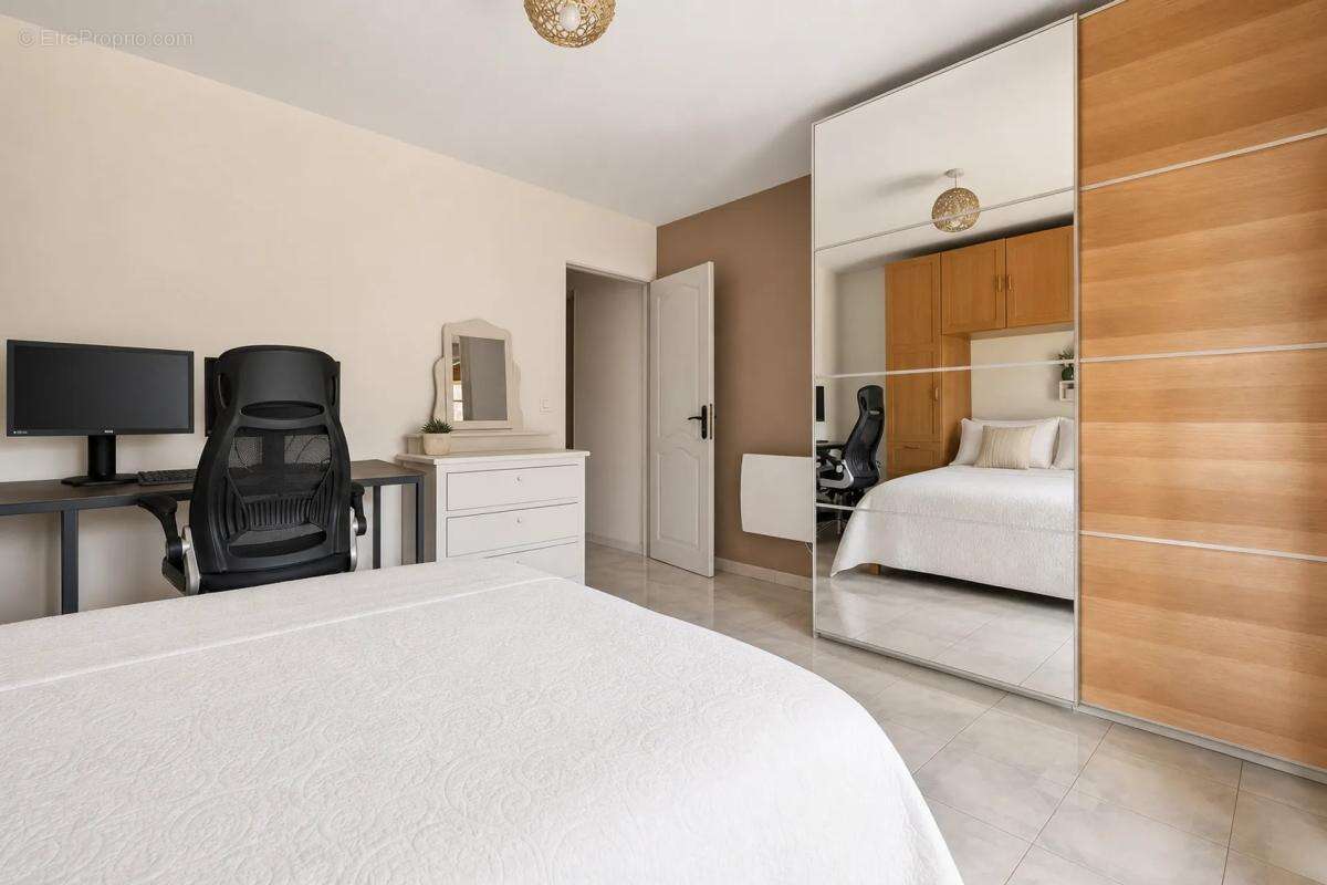 Maison de plain-pied 5 pièces à Rians, louée - photo 7