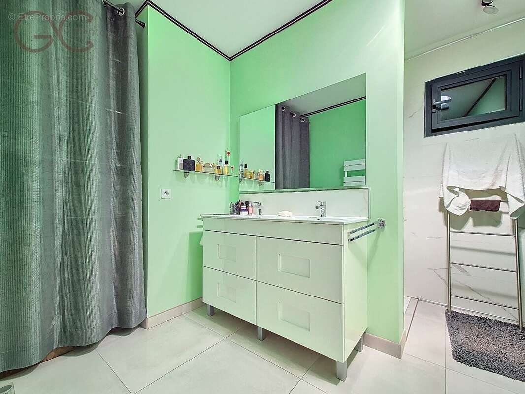 Maison à NISSAN-LEZ-ENSERUNE