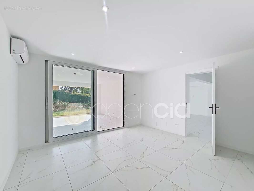 Appartement à VALBONNE