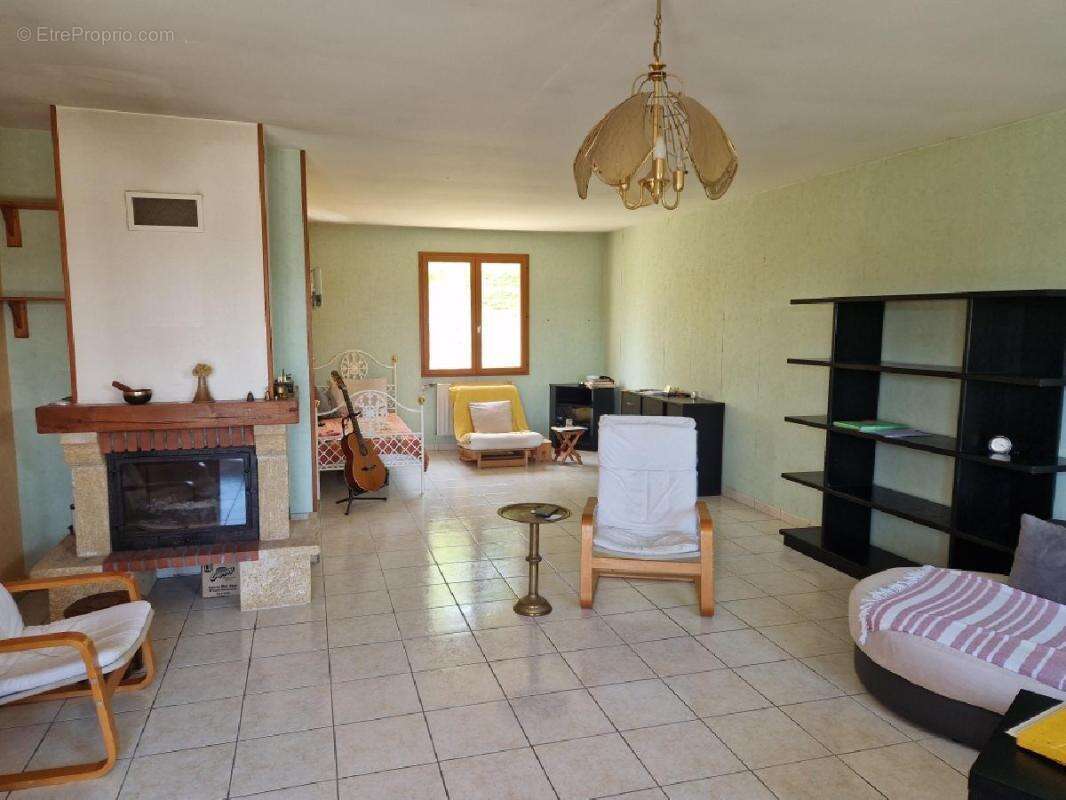 Maison à LA MADELEINE-BOUVET