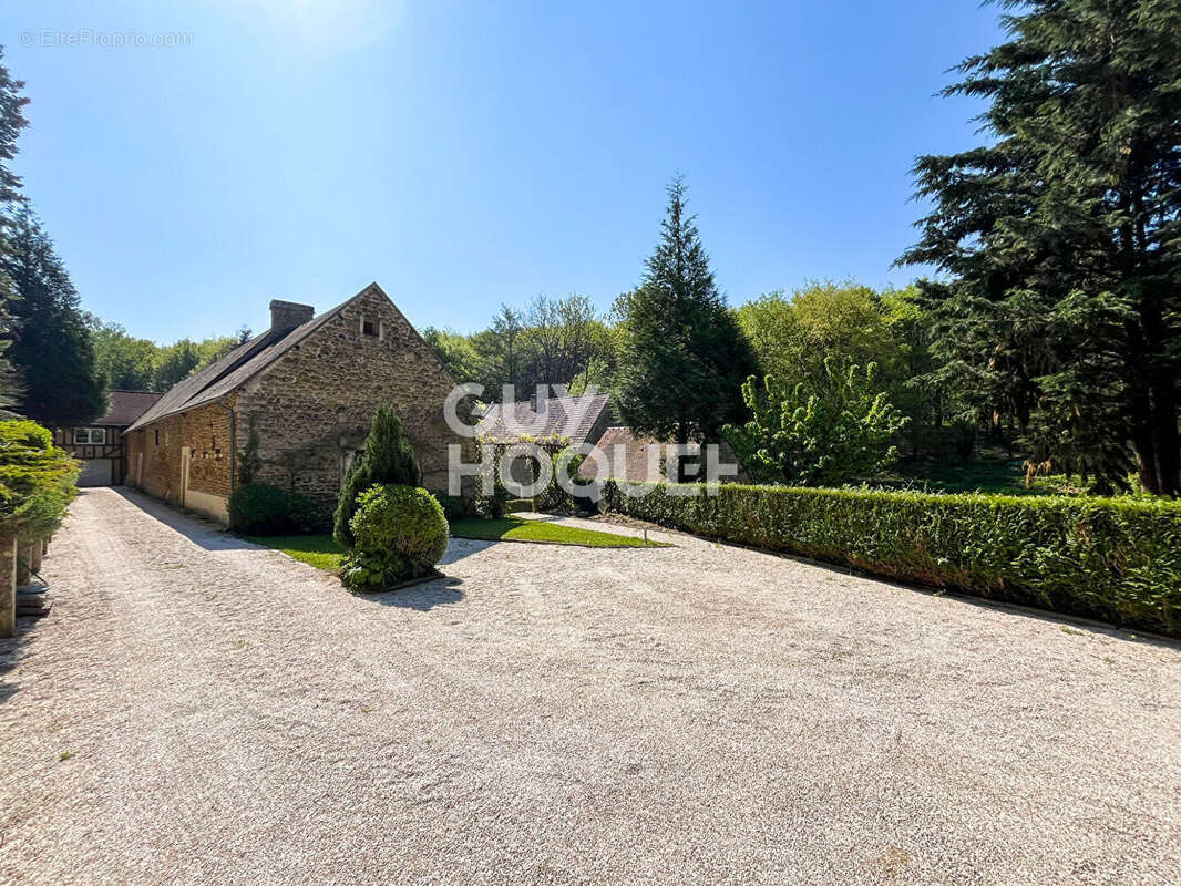 Maison à SAINT-LAURENT-DE-CONDEL