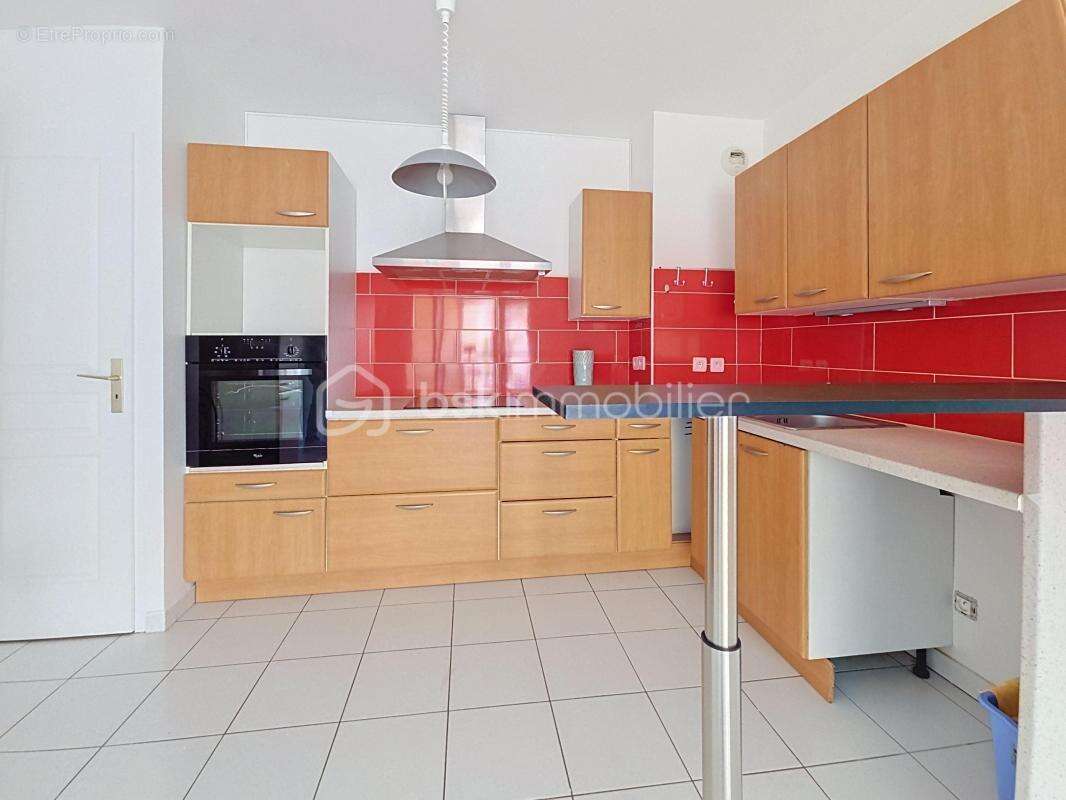 Appartement F3 avec grande loggia de 12m², cave + parking - photo 6