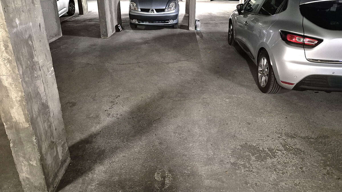 Parking à VILLEURBANNE