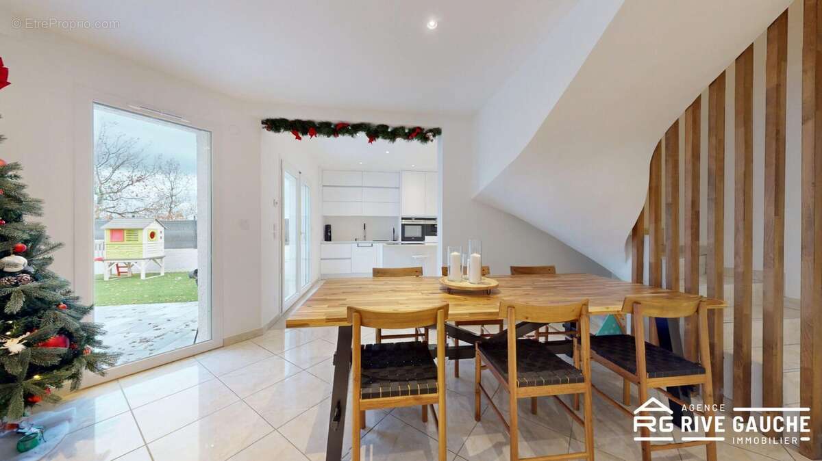 Maison à SALAISE-SUR-SANNE