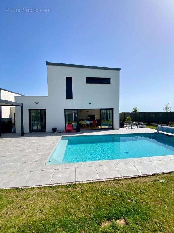 Maison à COURSEULLES-SUR-MER