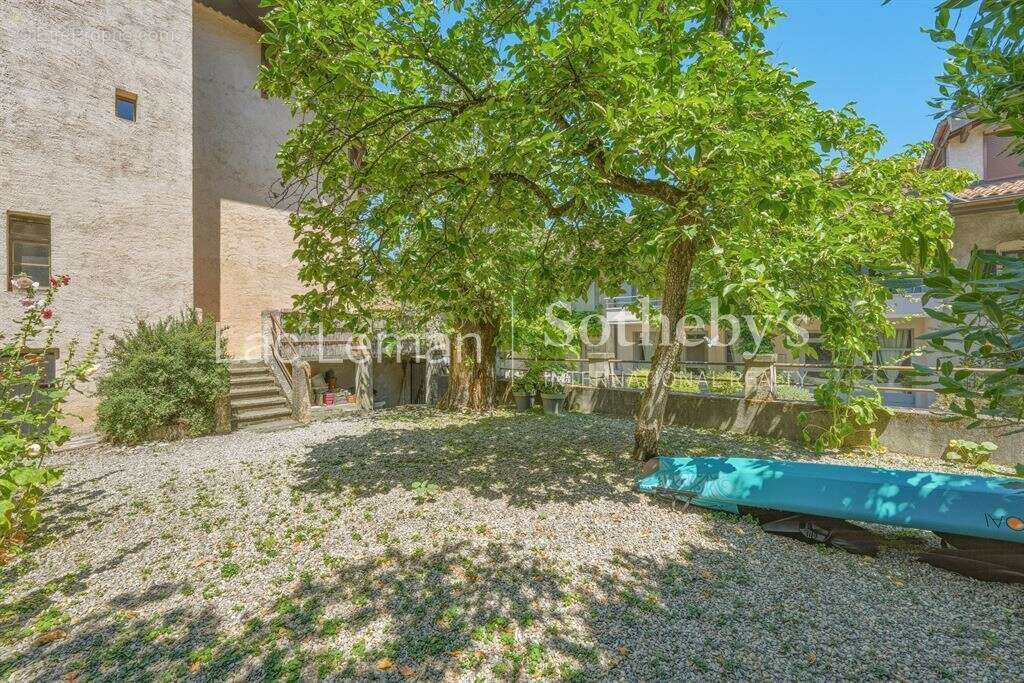 Une Perle Rare au Cœur du Village Historique de Nernier - photo 8