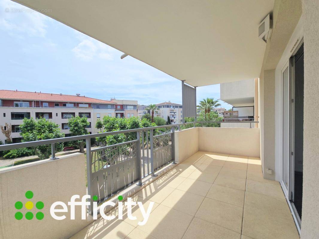 Appartement à PUGET-SUR-ARGENS