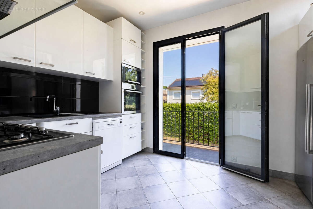 Maison 7 pièces avec piscine sur terrain de 1027 m² - photo 6
